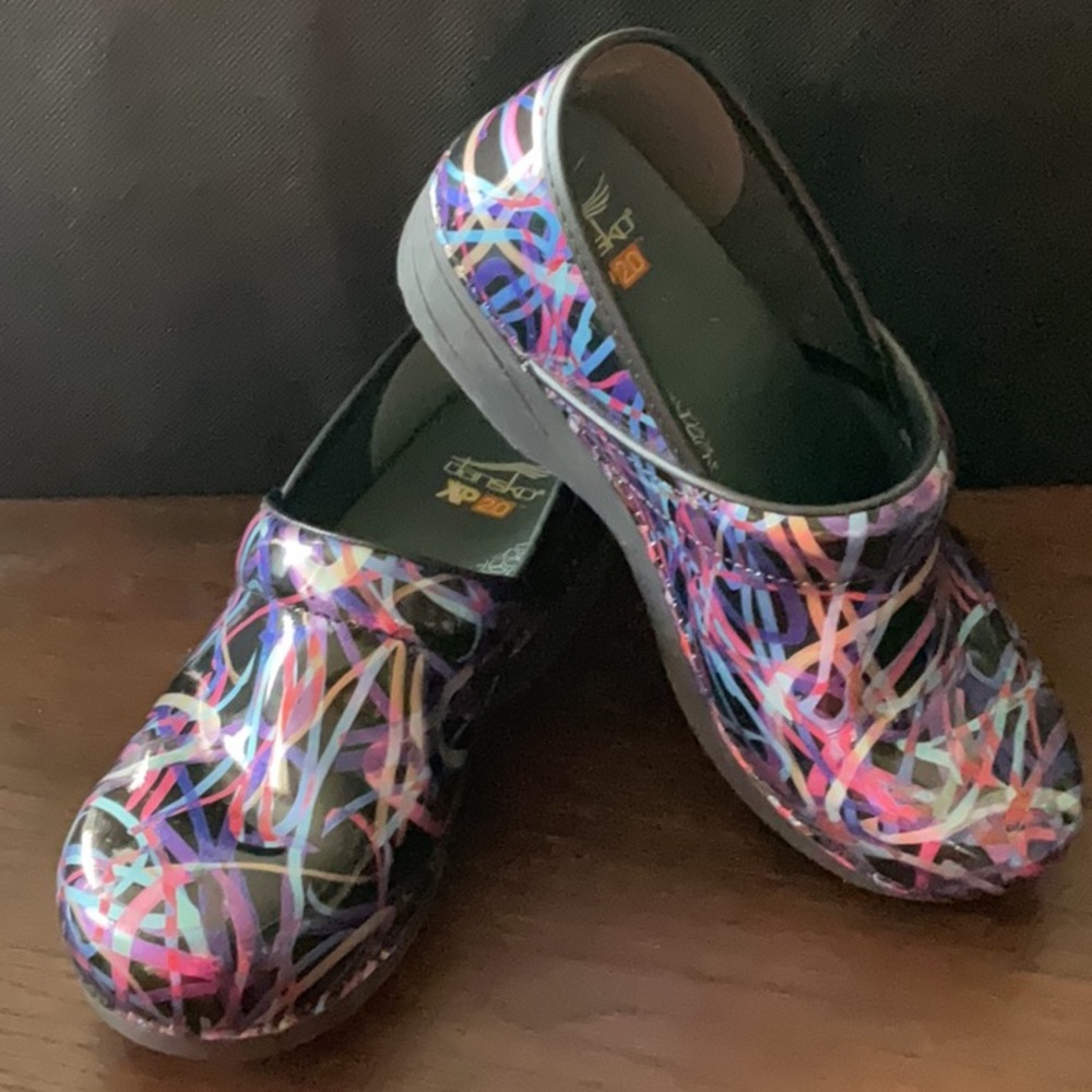 Dansko Women’s XP 2.0 Clog Swirl Patent Shoes Size 39